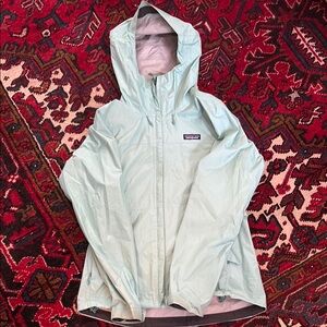 Patagonia Torrentshell rain jacket, women’s size small
